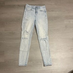 American Eagle Outfitters Light Wash Skinny Jeans